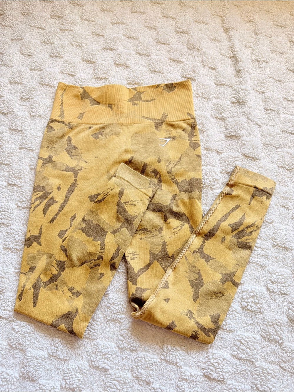 Gymshark Size S Yellow Camo Seamless Leggings